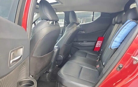 Toyota C-HR I рестайлинг, 2022 год, 1 900 000 рублей, 15 фотография