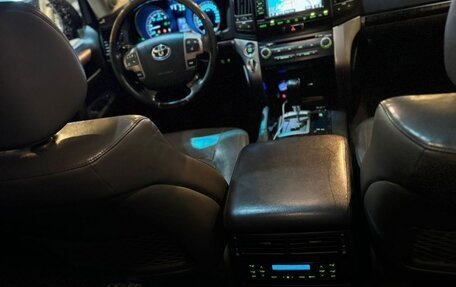 Toyota Land Cruiser 200, 2008 год, 2 600 000 рублей, 7 фотография