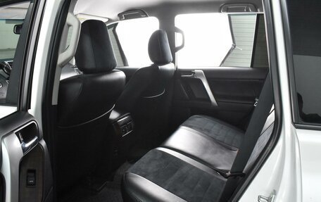 Toyota Land Cruiser Prado 150 рестайлинг 2, 2014 год, 3 499 000 рублей, 11 фотография