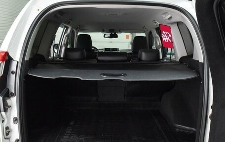 Toyota Land Cruiser Prado 150 рестайлинг 2, 2014 год, 3 499 000 рублей, 23 фотография