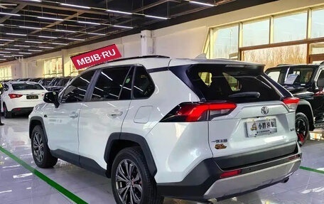 Toyota RAV4, 2023 год, 2 999 027 рублей, 4 фотография