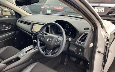 Honda Vezel, 2020 год, 1 370 000 рублей, 6 фотография