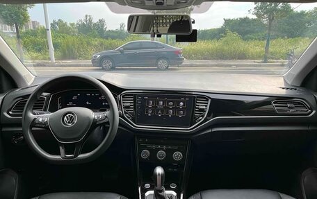 Volkswagen T-Roc I, 2022 год, 1 250 000 рублей, 9 фотография