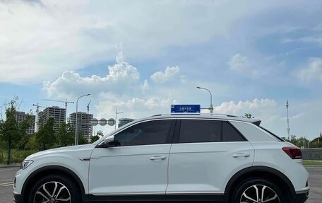 Volkswagen T-Roc I, 2022 год, 1 250 000 рублей, 8 фотография