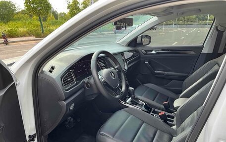 Volkswagen T-Roc I, 2022 год, 1 250 000 рублей, 12 фотография