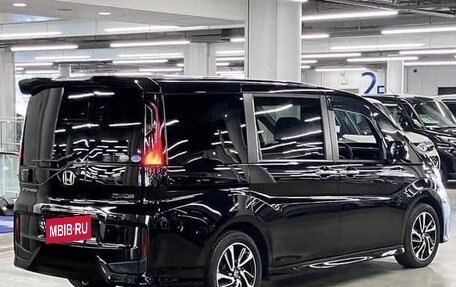 Honda Stepwgn IV, 2016 год, 1 300 000 рублей, 2 фотография