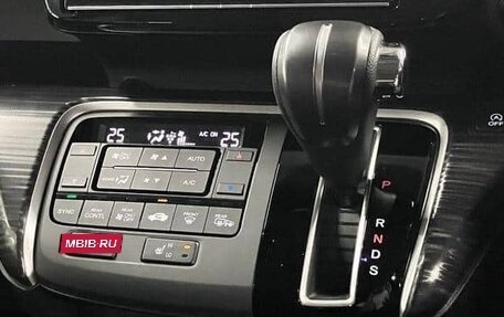 Honda Stepwgn IV, 2016 год, 1 300 000 рублей, 10 фотография