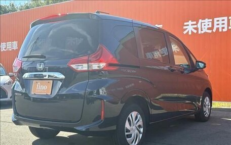 Honda Freed II, 2022 год, 1 600 000 рублей, 5 фотография