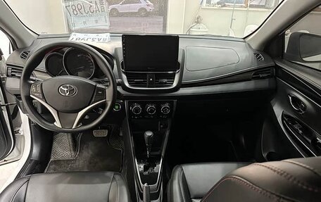 Toyota Yaris, 2022 год, 1 600 222 рублей, 8 фотография