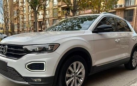 Volkswagen T-Roc I, 2021 год, 1 400 000 рублей, 1 фотография