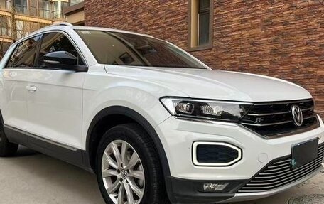Volkswagen T-Roc I, 2021 год, 1 400 000 рублей, 2 фотография
