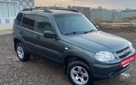 Chevrolet Niva I рестайлинг, 2019 год, 750 000 рублей, 3 фотография