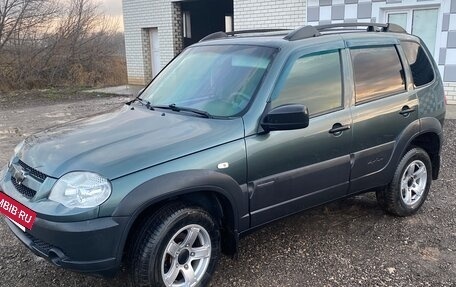Chevrolet Niva I рестайлинг, 2019 год, 750 000 рублей, 2 фотография