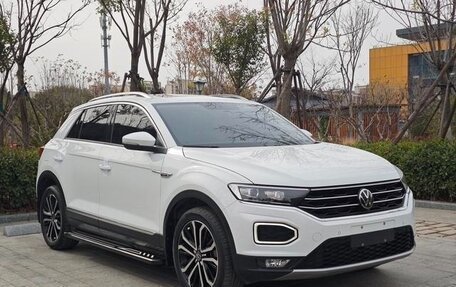 Volkswagen T-Roc I, 2022 год, 1 290 100 рублей, 3 фотография