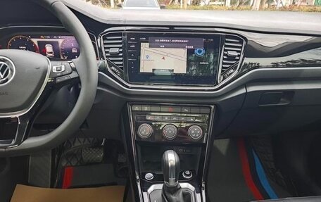 Volkswagen T-Roc I, 2022 год, 1 290 100 рублей, 14 фотография