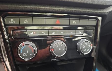 Volkswagen T-Roc I, 2022 год, 1 290 100 рублей, 10 фотография