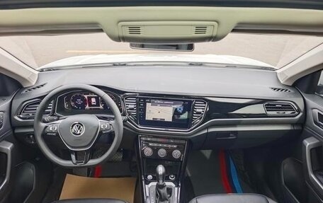 Volkswagen T-Roc I, 2022 год, 1 290 100 рублей, 13 фотография