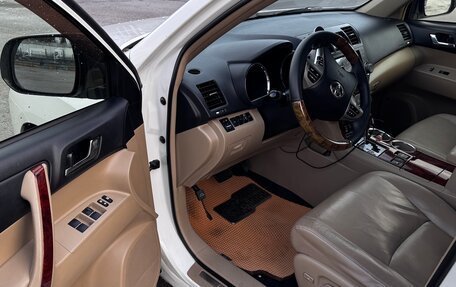 Toyota Highlander III, 2012 год, 2 100 000 рублей, 11 фотография