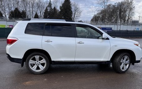 Toyota Highlander III, 2012 год, 2 100 000 рублей, 3 фотография