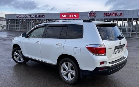 Toyota Highlander III, 2012 год, 2 100 000 рублей, 7 фотография