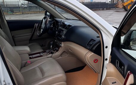 Toyota Highlander III, 2012 год, 2 100 000 рублей, 15 фотография