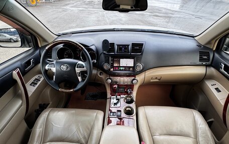 Toyota Highlander III, 2012 год, 2 100 000 рублей, 14 фотография