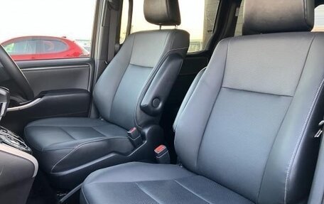 Toyota Esquire I, 2021 год, 2 150 000 рублей, 12 фотография