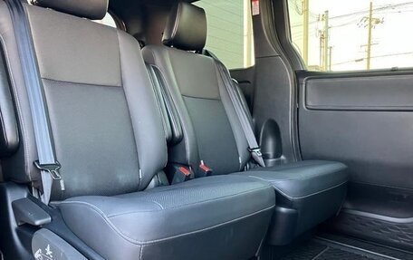 Toyota Esquire I, 2021 год, 2 150 000 рублей, 13 фотография