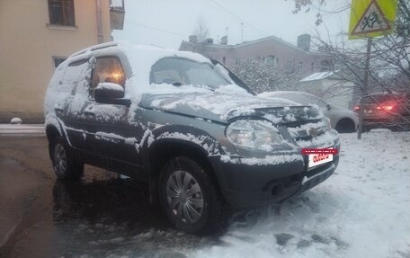 Chevrolet Niva I рестайлинг, 2013 год, 318 000 рублей, 3 фотография