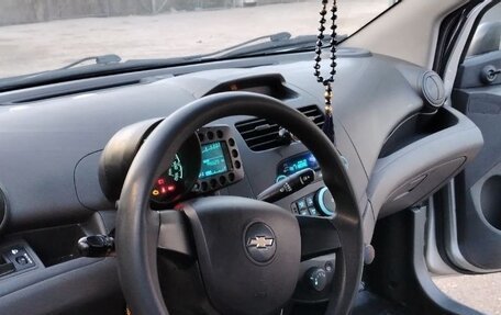 Chevrolet Spark III, 2011 год, 600 000 рублей, 9 фотография