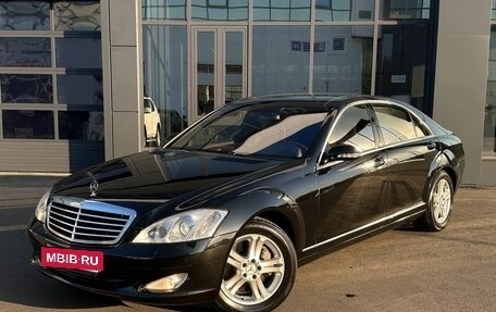 Mercedes-Benz S-Класс, 2005 год, 2 300 000 рублей, 2 фотография