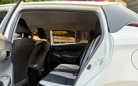 Toyota Yaris XP150 рестайлинг, 2021 год, 1 117 000 рублей, 7 фотография