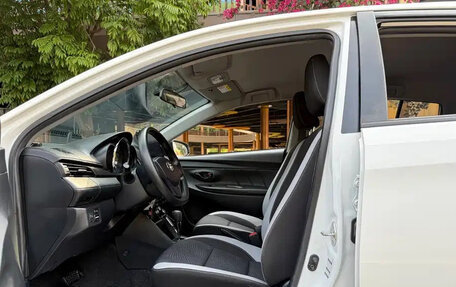 Toyota Yaris XP150 рестайлинг, 2021 год, 1 117 000 рублей, 6 фотография