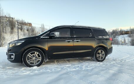 KIA Carnival III, 2016 год, 2 400 000 рублей, 4 фотография