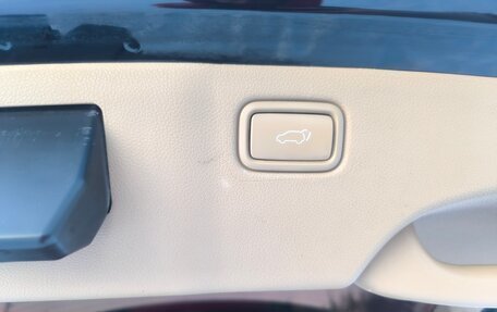 KIA Carnival III, 2016 год, 2 400 000 рублей, 9 фотография