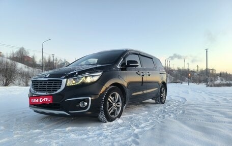 KIA Carnival III, 2016 год, 2 400 000 рублей, 3 фотография