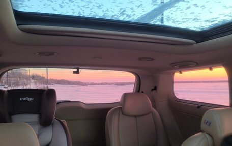 KIA Carnival III, 2016 год, 2 400 000 рублей, 23 фотография