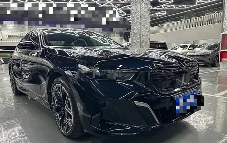 BMW 5 серия, 2024 год, 6 640 500 рублей, 2 фотография