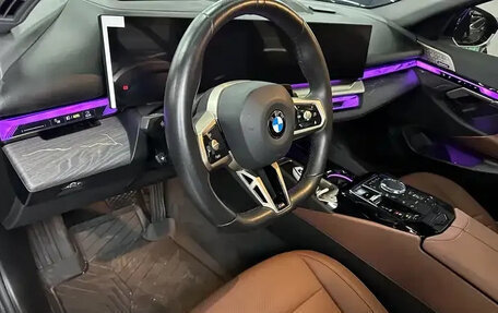 BMW 5 серия, 2024 год, 6 640 500 рублей, 13 фотография