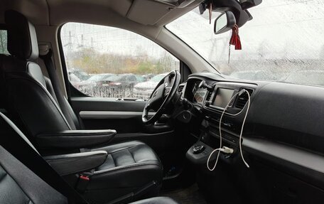 Opel Zafira Life I, 2020 год, 2 900 000 рублей, 16 фотография