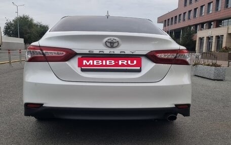 Toyota Camry, 2018 год, 2 521 000 рублей, 2 фотография