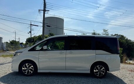 Honda Stepwgn IV, 2021 год, 1 850 000 рублей, 4 фотография