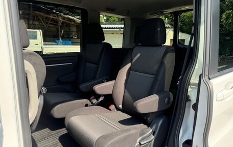 Honda Stepwgn IV, 2021 год, 1 850 000 рублей, 20 фотография