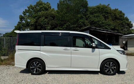 Honda Stepwgn IV, 2021 год, 1 850 000 рублей, 8 фотография