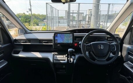 Honda Stepwgn IV, 2021 год, 1 850 000 рублей, 12 фотография