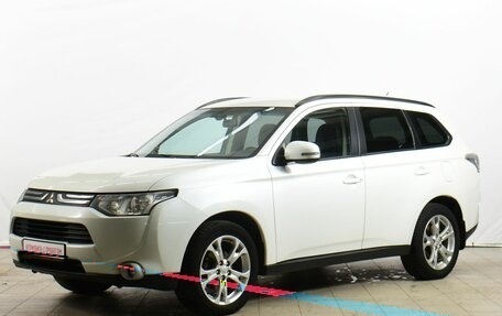 Mitsubishi Outlander III рестайлинг 3, 2014 год, 1 349 000 рублей, 1 фотография