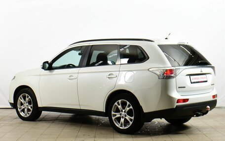 Mitsubishi Outlander III рестайлинг 3, 2014 год, 1 349 000 рублей, 2 фотография