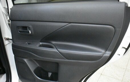 Mitsubishi Outlander III рестайлинг 3, 2014 год, 1 349 000 рублей, 16 фотография