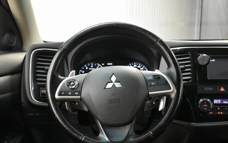 Mitsubishi Outlander III рестайлинг 3, 2014 год, 1 349 000 рублей, 11 фотография