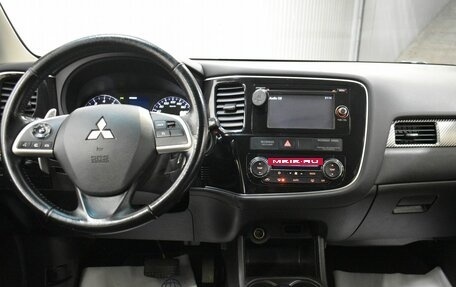 Mitsubishi Outlander III рестайлинг 3, 2014 год, 1 349 000 рублей, 17 фотография